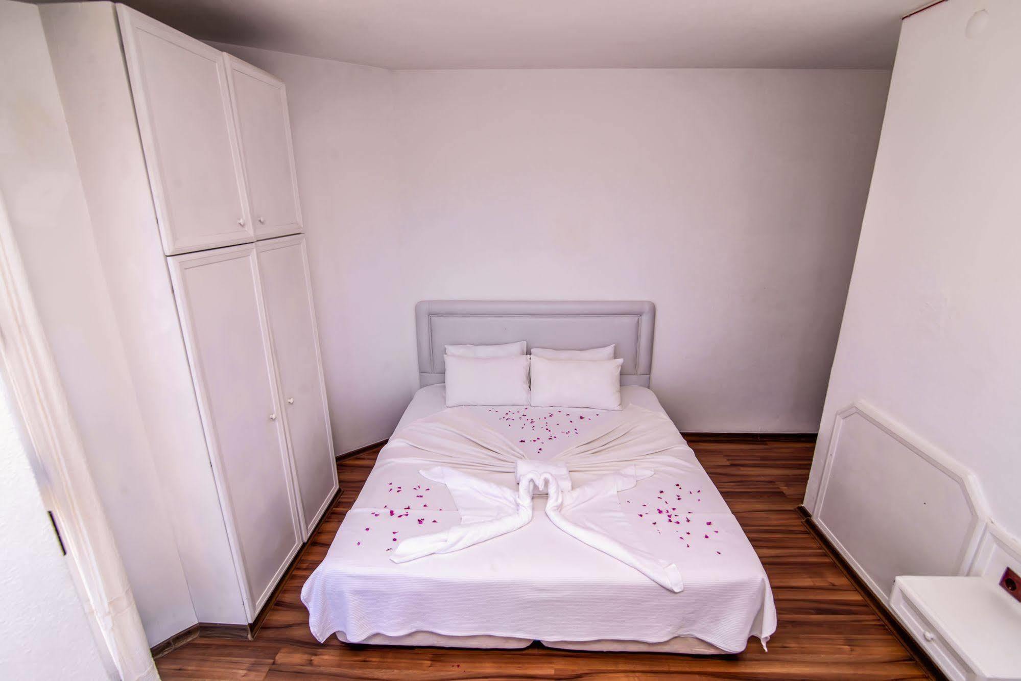 Marin Hotel Çeşme Exteriör bild